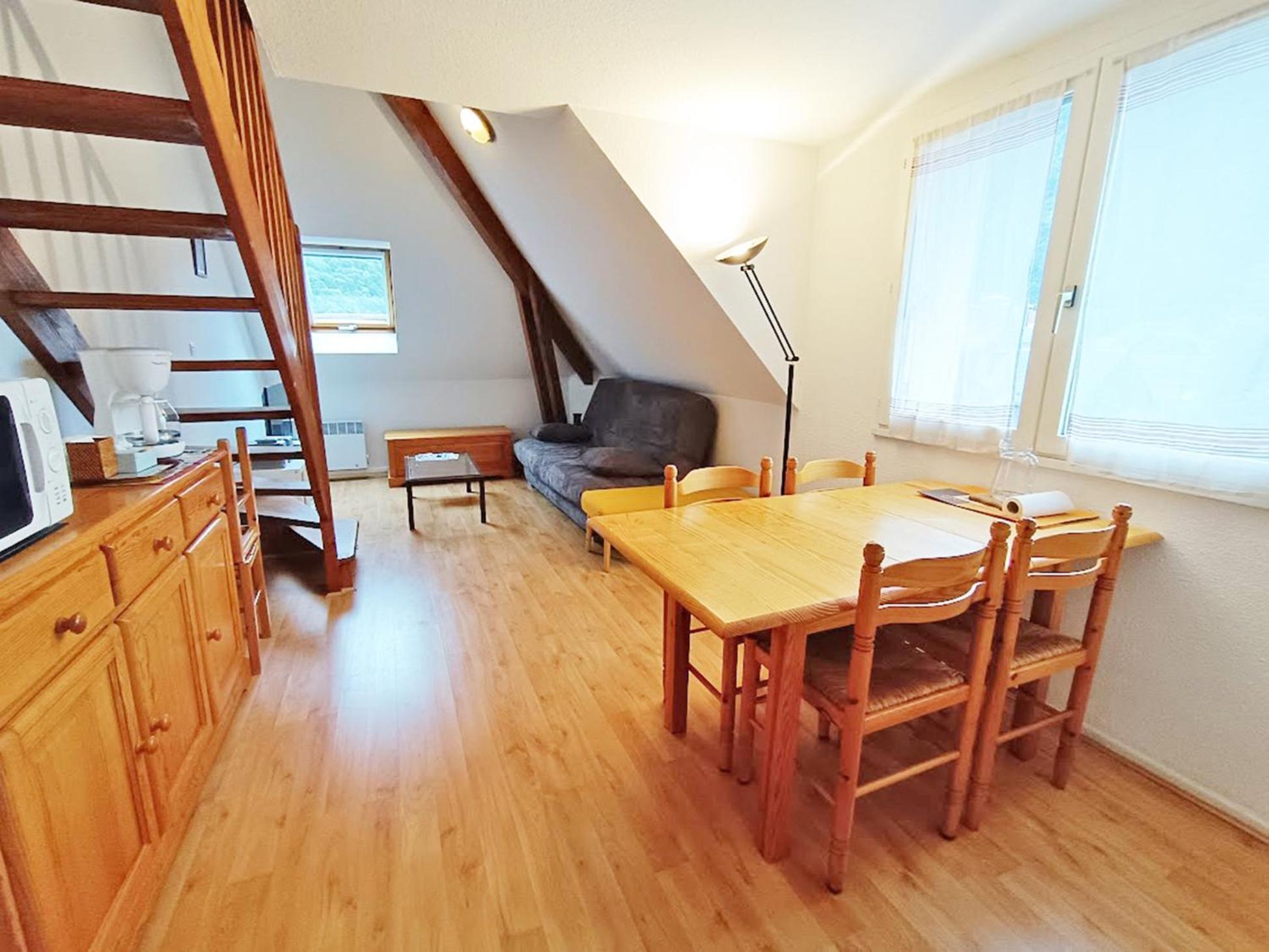 Apartment Chez Charlotte, T3 Duplex, Vue Montagne, Parking Gratuit, Ascenseur, 4 Personnes Bagnères-de-Luchon